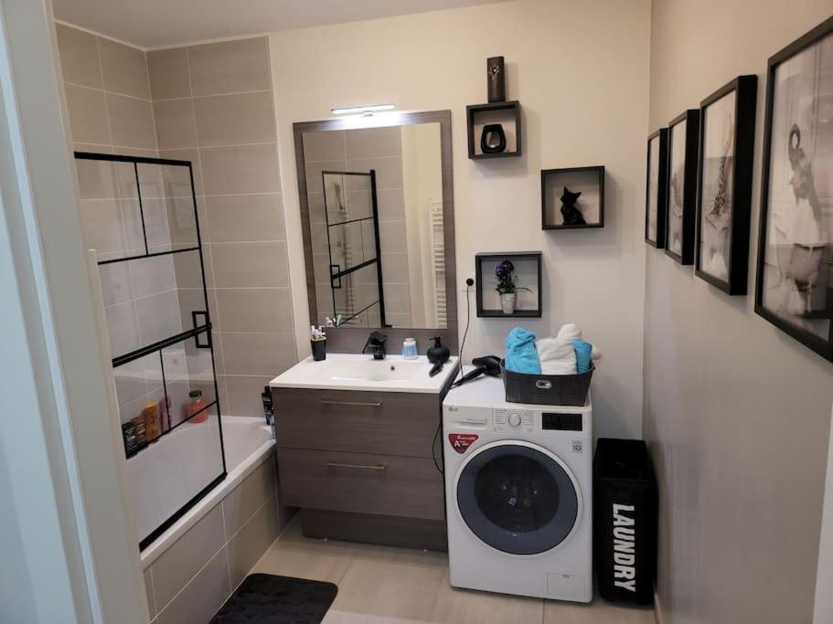 Appartement Neuf Moderne + Parking, Geneve Saint-Genis-Pouilly Esterno foto